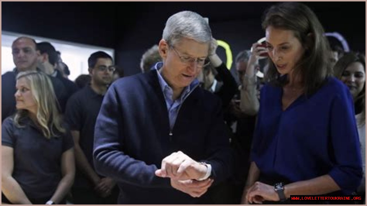 Apple boss Tim Cook to donate $800m fortune to charity | Business and Economy