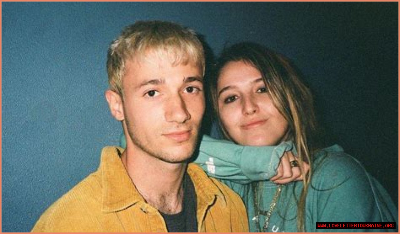Are Chelsea Cutler And Jeremy Zucker Still Dating? Learn His Girlfriend Bio & How They Met