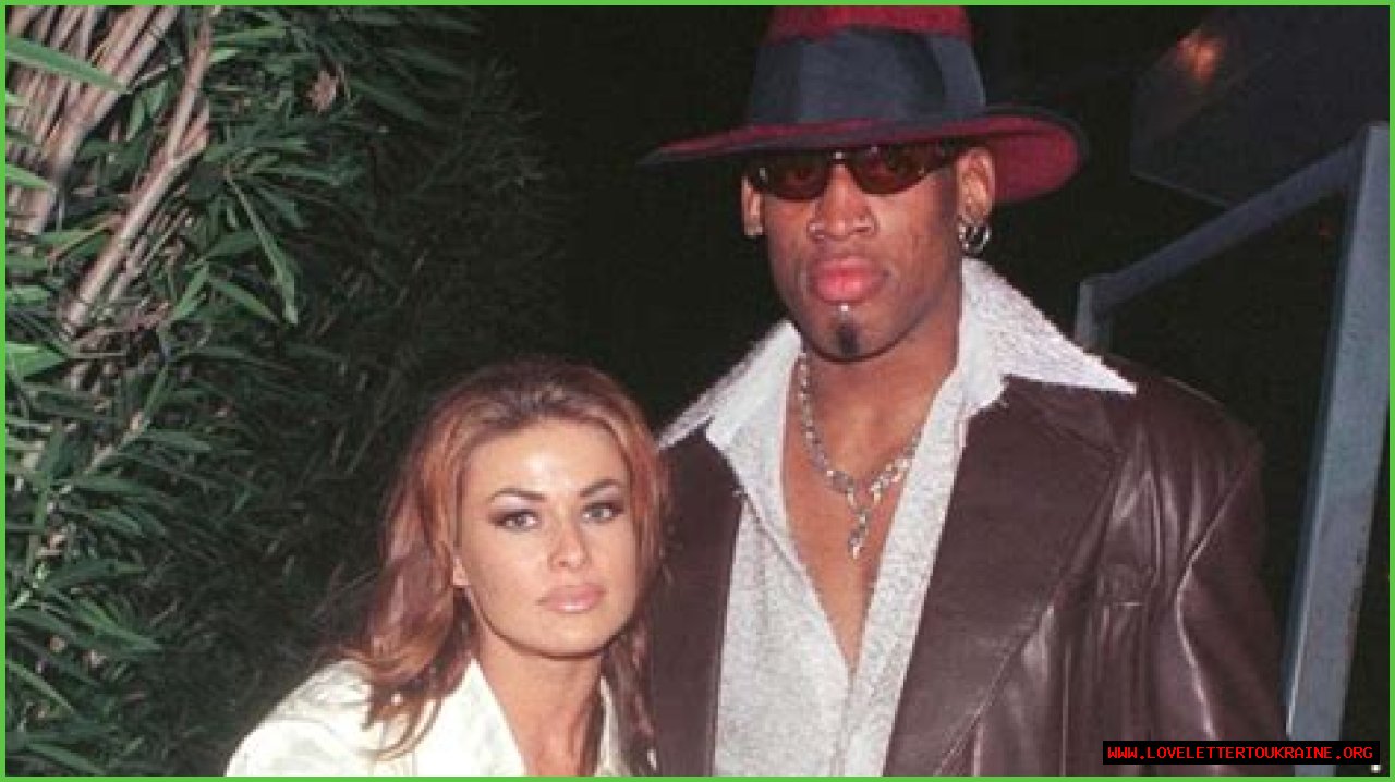 Carmen Electra Says She Had Sex With Dennis Rodman 'All Over' the Chicago Bulls' Practice Facility