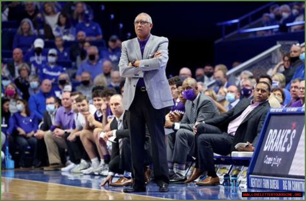 High Point coach Tubby Smith to step down for rest of season; son will take over as coach
