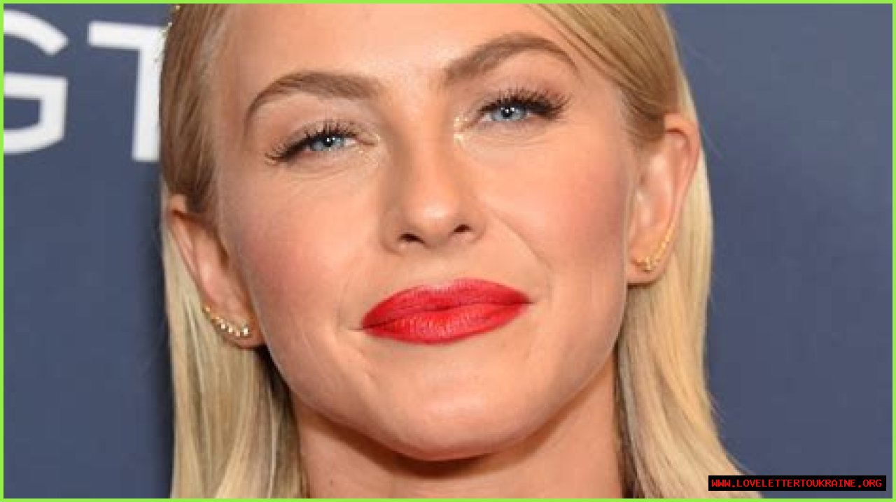 Julianne Hough Has 3 Other Siblings Besides Her Brother Derek Hough