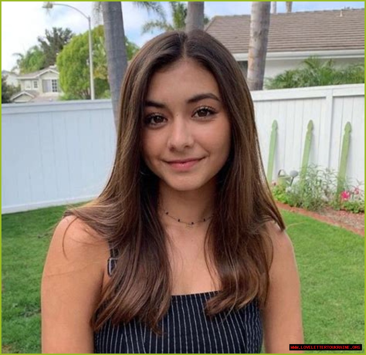 Mia Hayward Age, Bio, Career, Net Worth, TikTok, and Instagram