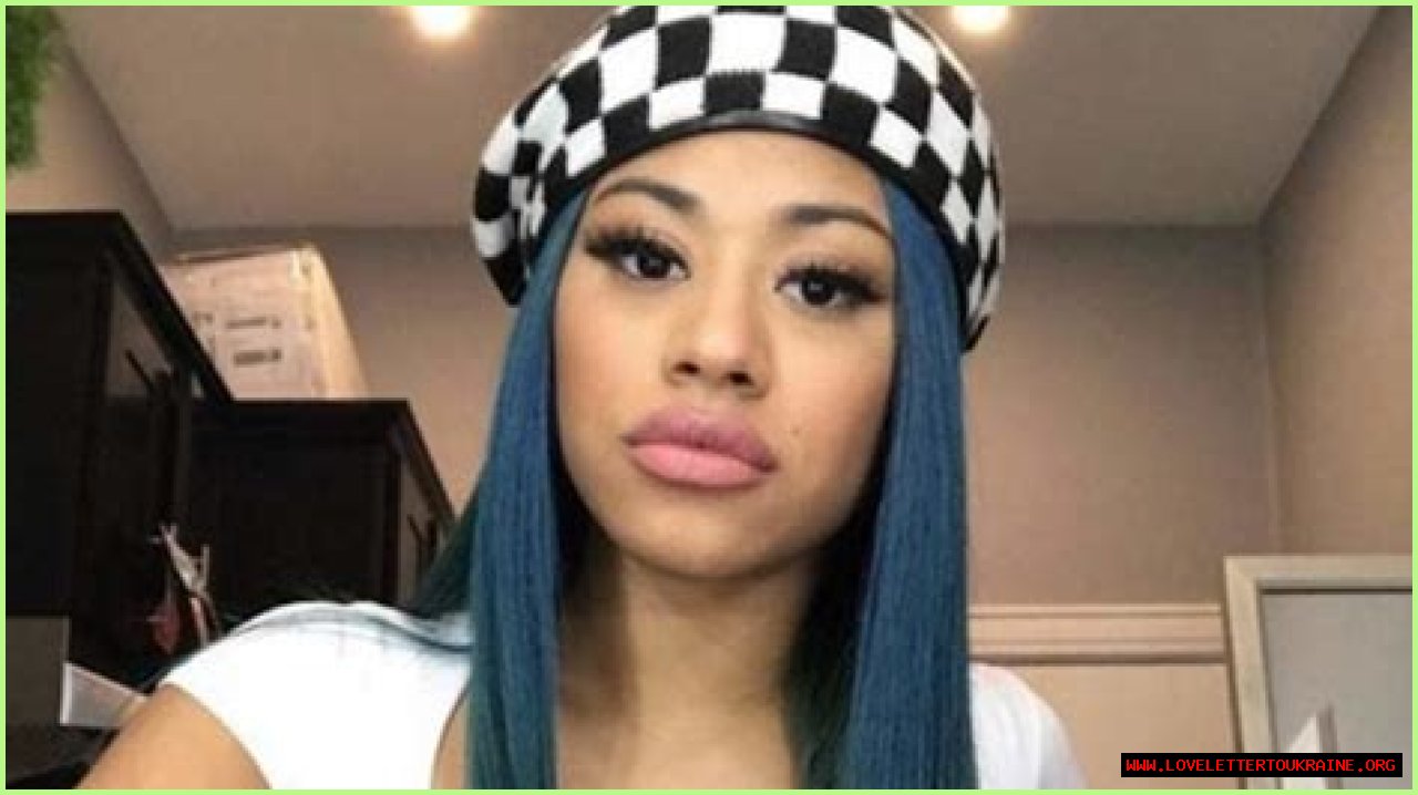 Who is Hennessy Carolina, Cardi B’s sister? Girlfriend, age, net worth