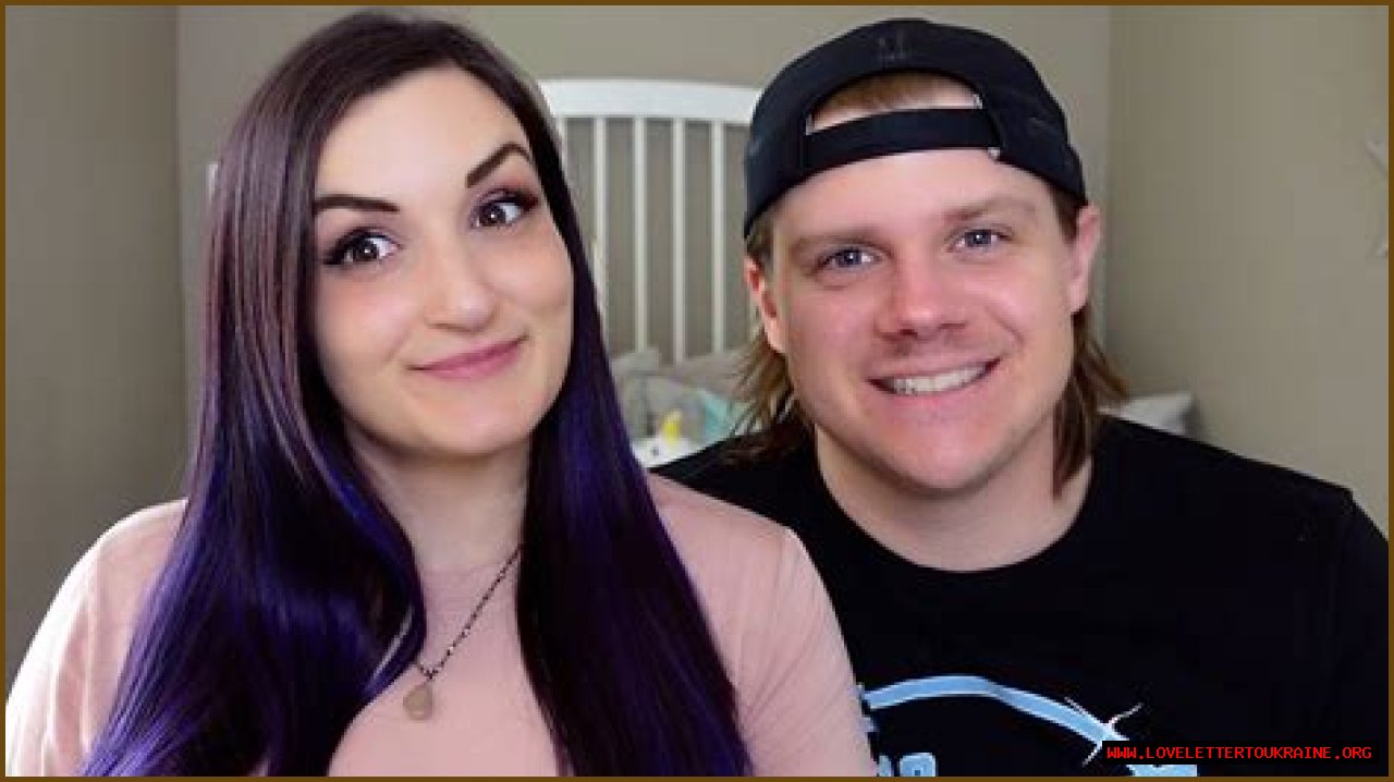 YouTuber: Does LaurenzSide Have A Baby? Family Explored